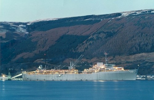 USS Simon Lake (AS-33) in the Holy Loch - image
