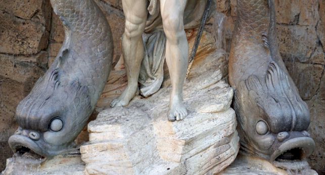 dolphins & Neptune fountain