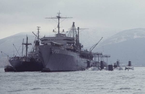 USS Simon Lake (AS-33) replenished in Holy Loch - image
